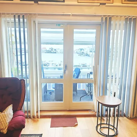 Marina Åkrehamn